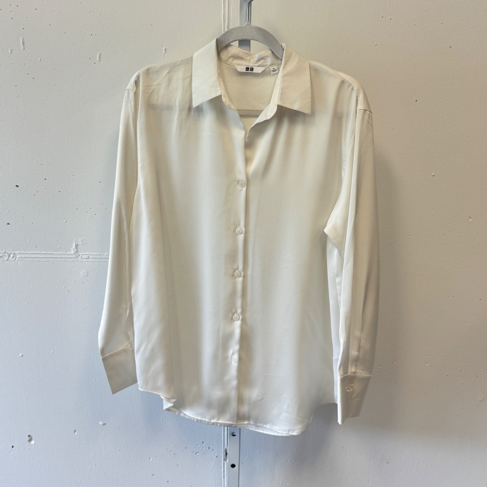 Uniqlo Womens Satin Long‎ Sleeve Button Down Blouse Cream Off White 461887 Small